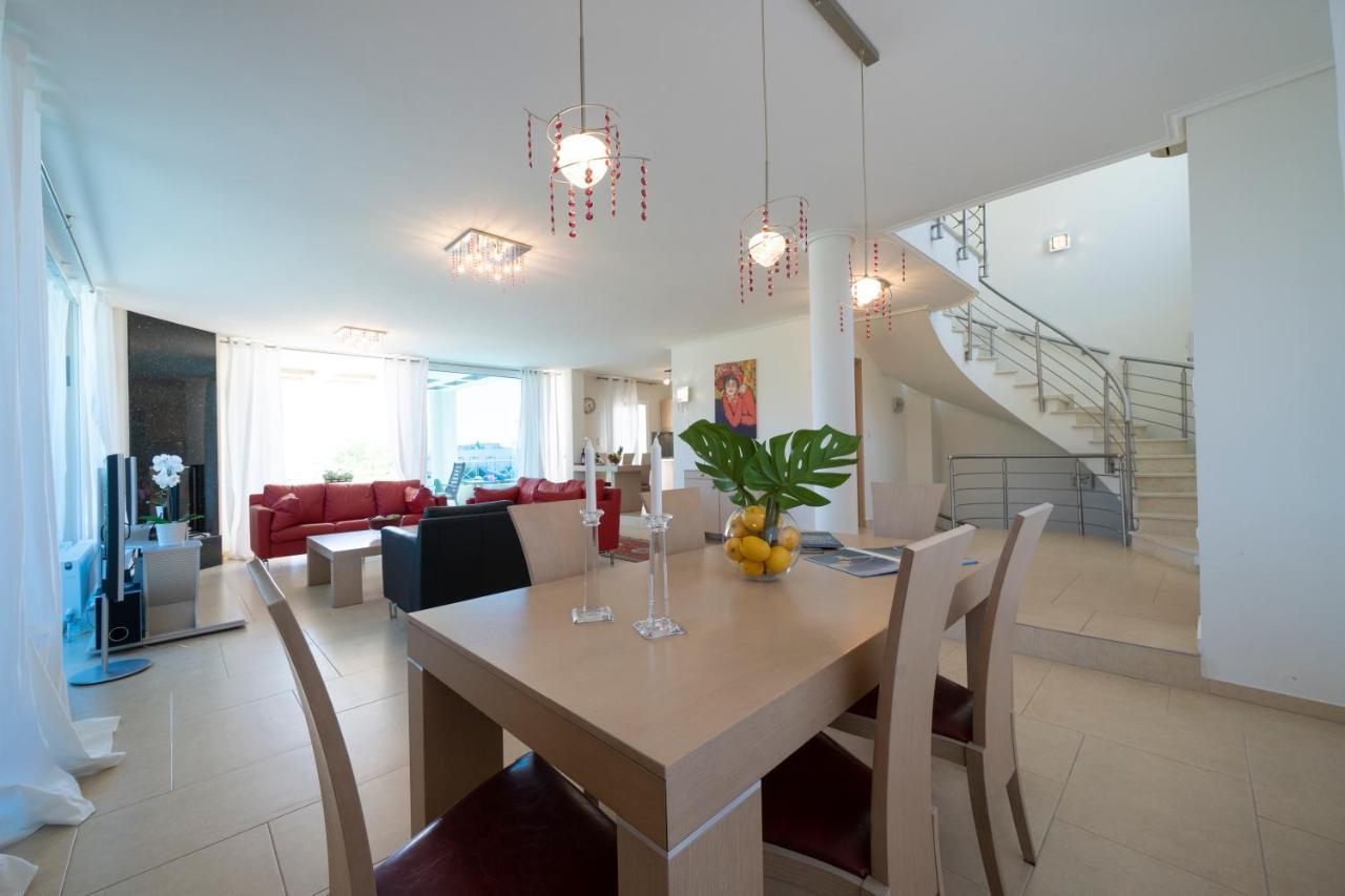 Villa Luminous Nea Iraklitsa Екстериор снимка